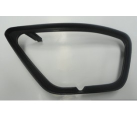 FORD FOCUS- SD/HB- 02/05; SİS LAMBA KAPAĞI SOL SİYAH SİS DELİKLİ (LM) 1208011